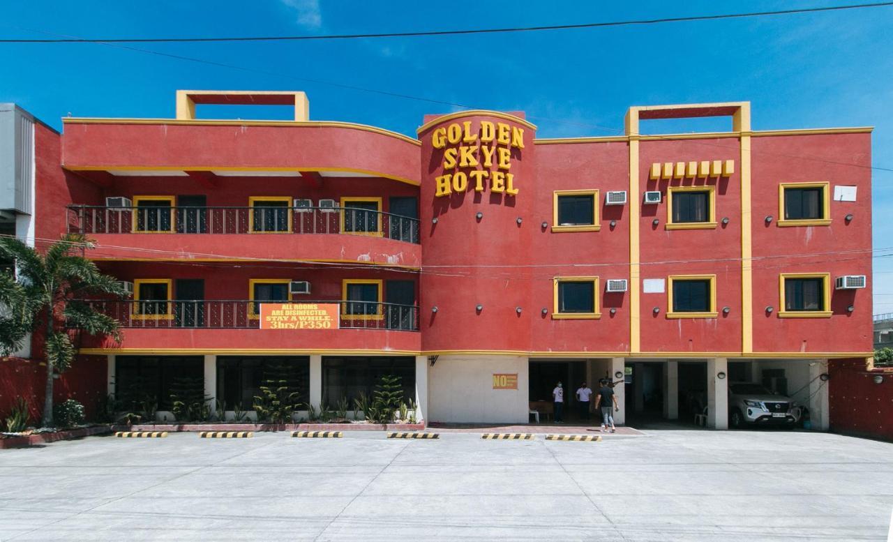 Reddoorz @ Golden Skye Hotel Guagua Dış mekan fotoğraf
