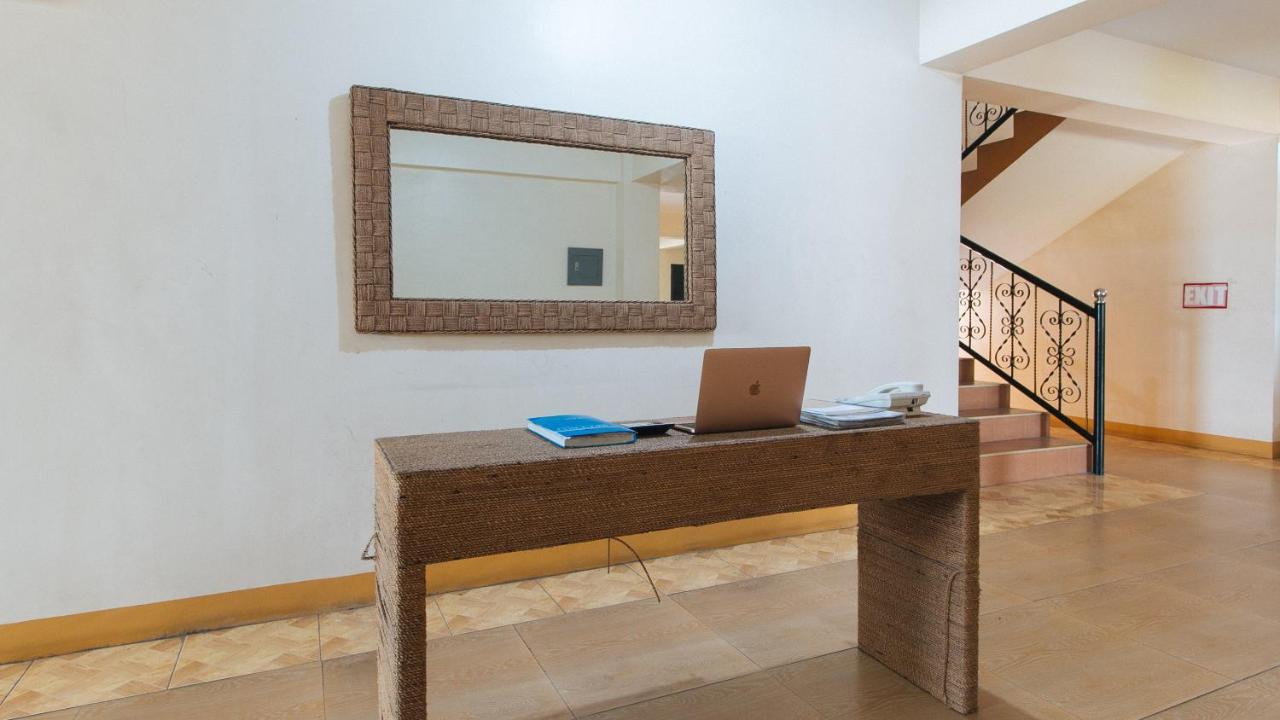 Reddoorz @ Golden Skye Hotel Guagua Dış mekan fotoğraf