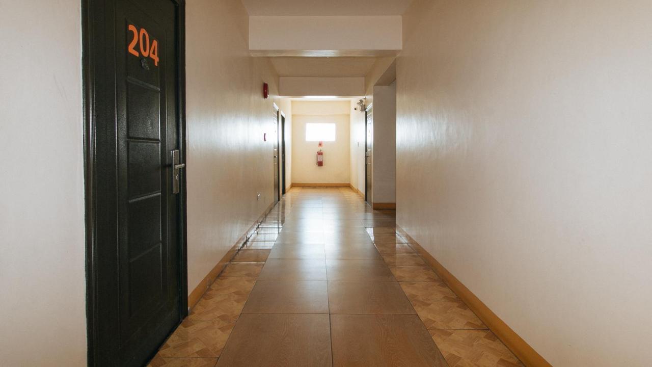 Reddoorz @ Golden Skye Hotel Guagua Dış mekan fotoğraf